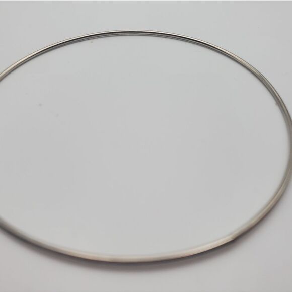 Estate Jewelry - Simplistic silver toned bracelet‎